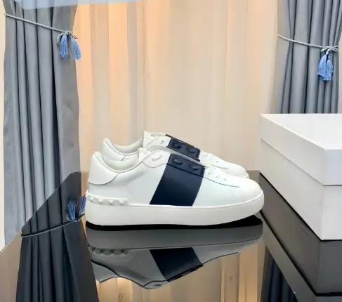 Valentino Rockstud Sneakers — photo 3 of 10