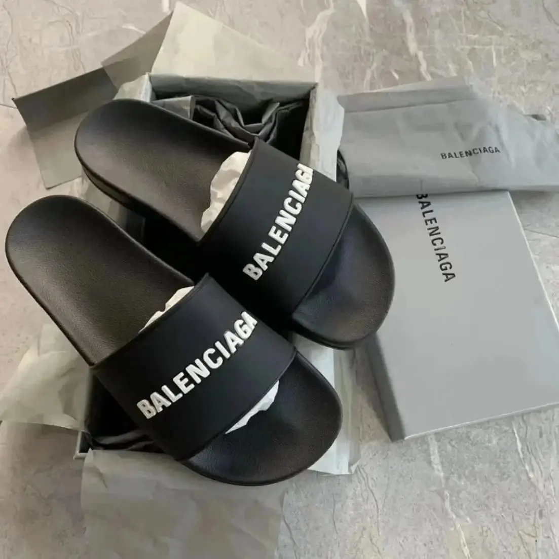 Balenciaga slippers — photo 2 of 14