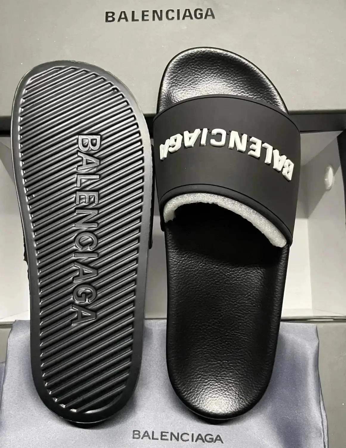 Balenciaga slippers — photo 3 of 14