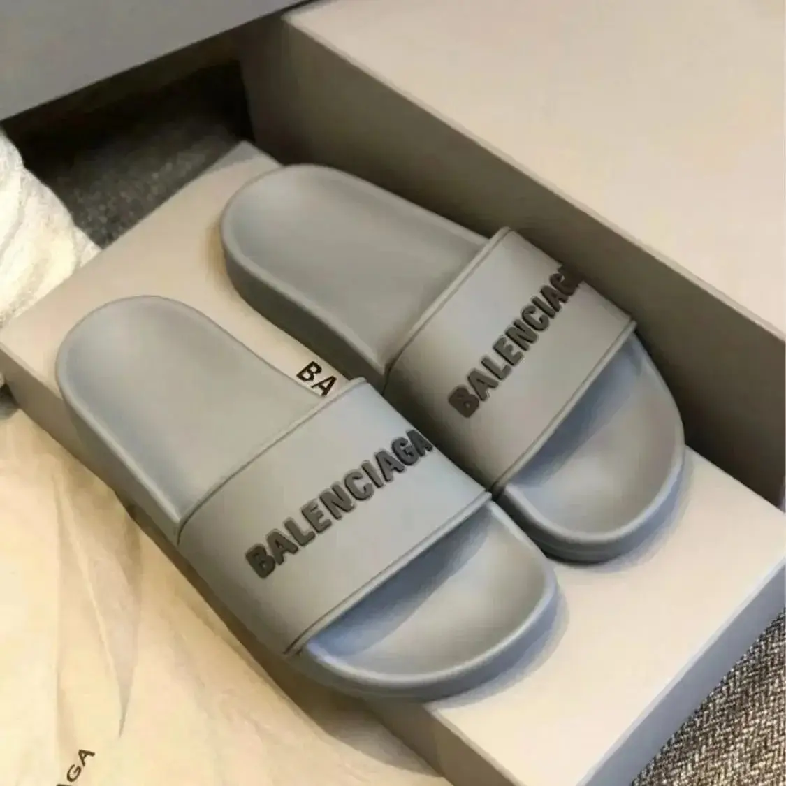Balenciaga slippers — photo 4 of 14