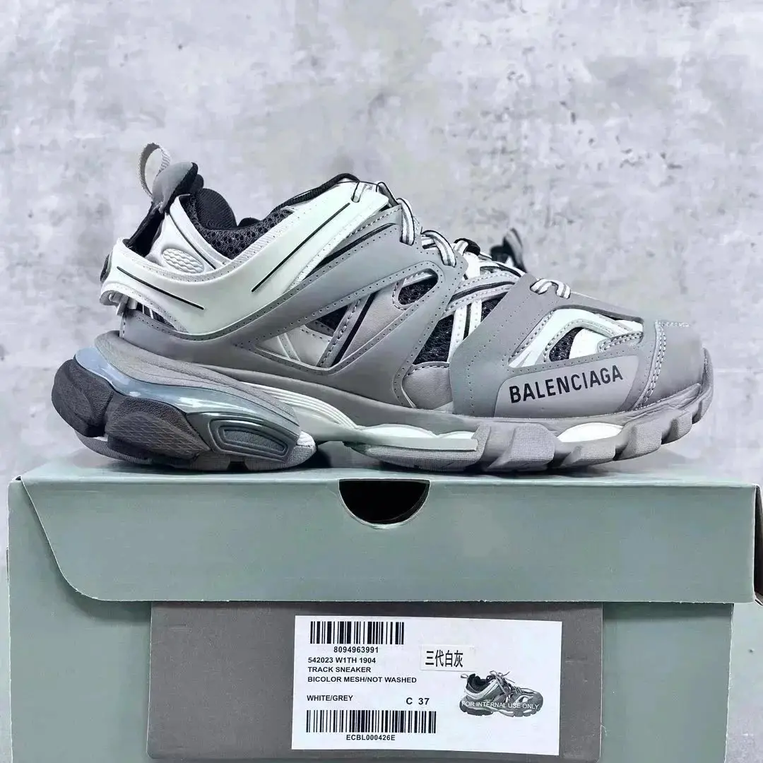 Balenciaga shoes — photo 12 of 15