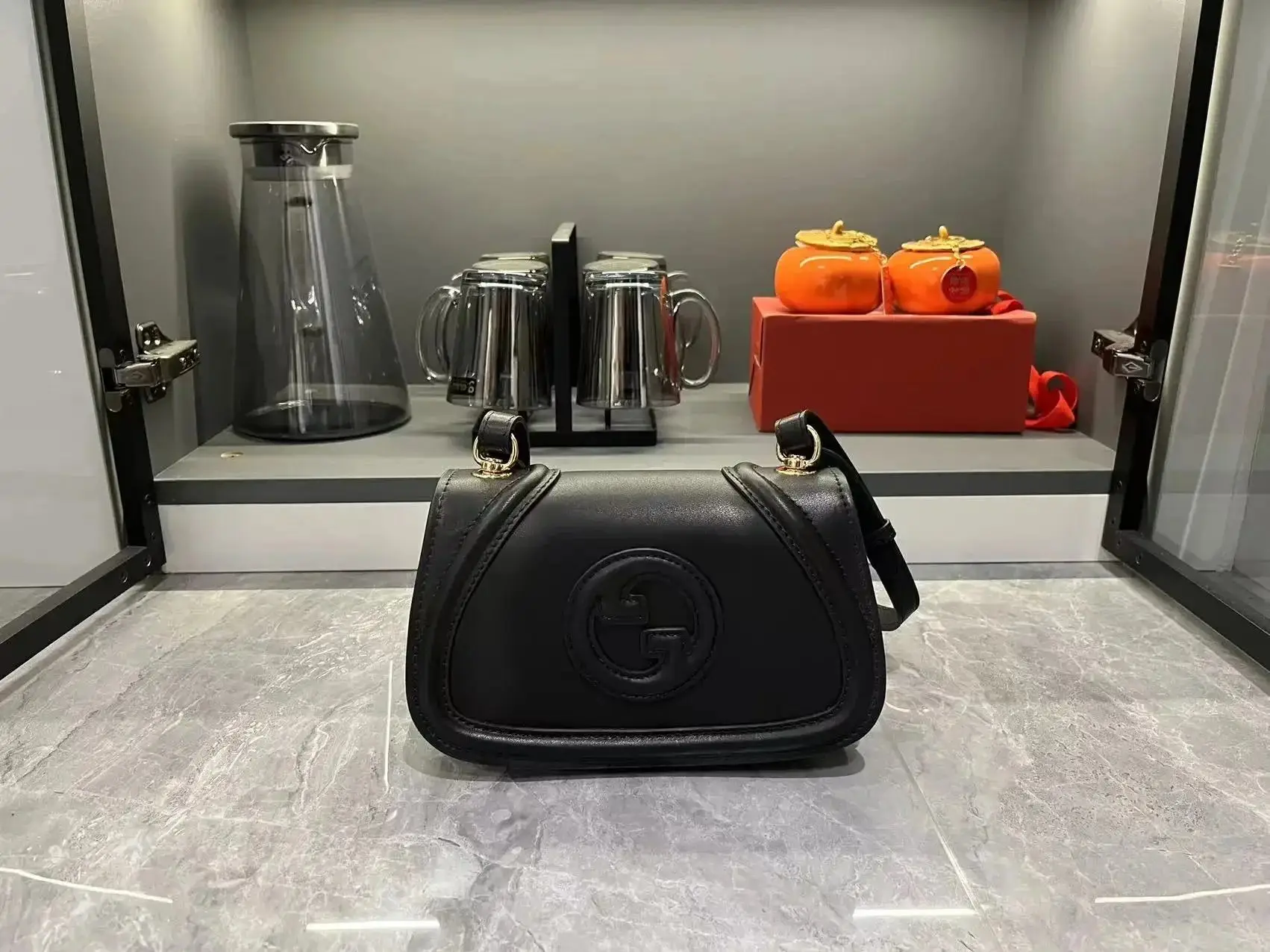 Gucci GG Supreme Shoulder Bag — photo 6 of 14