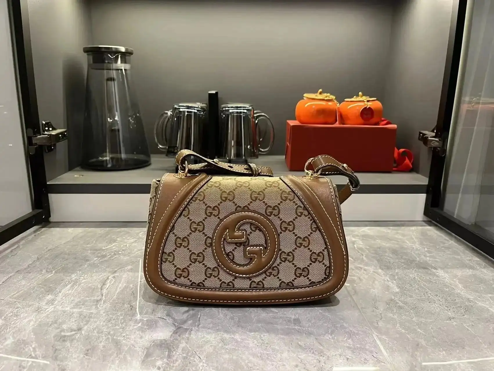Gucci GG Supreme Shoulder Bag — photo 7 of 14