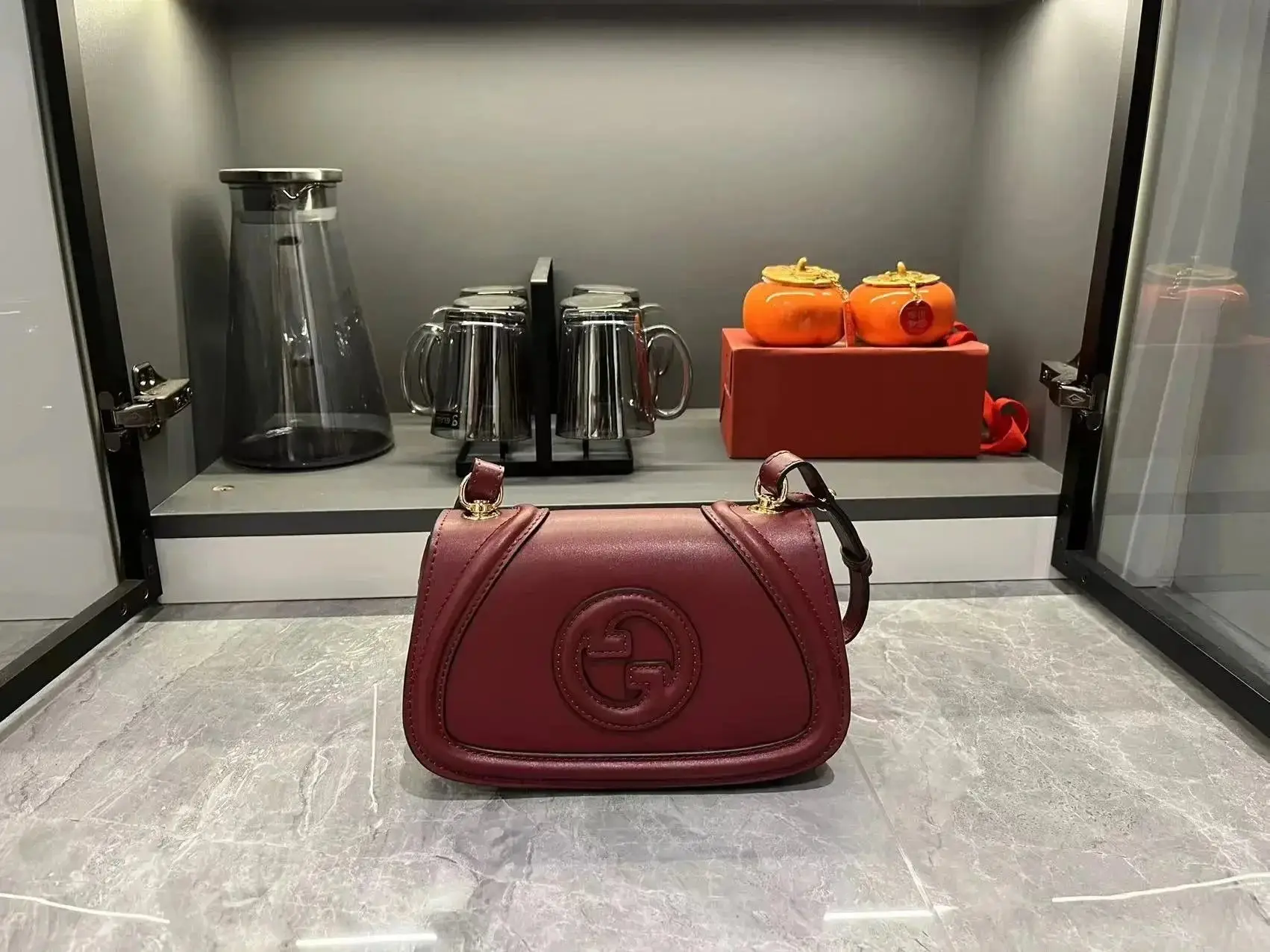 Gucci GG Supreme Shoulder Bag — photo 9 of 14