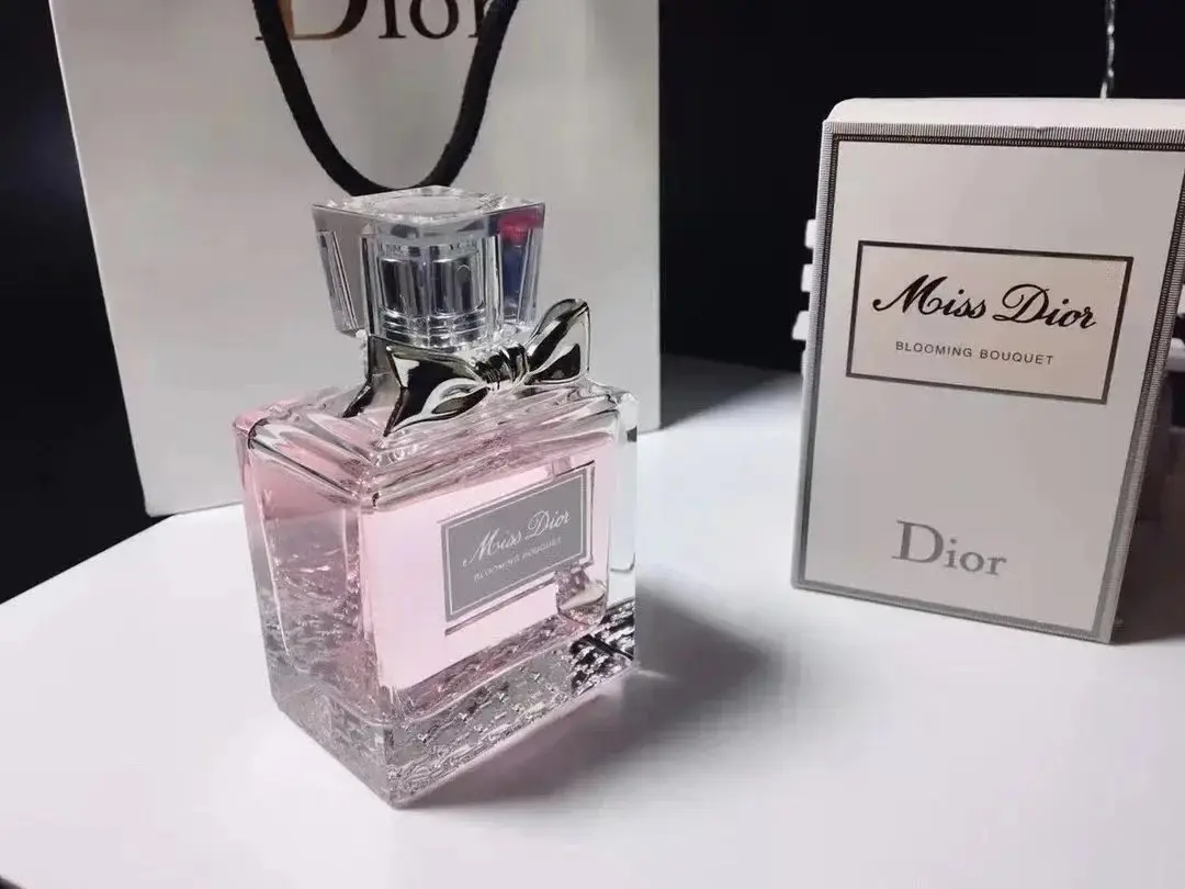 Dior Perfume — photo 4 of 15