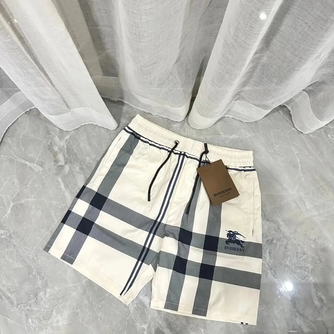 Burberry Shorts — photo 2 of 12