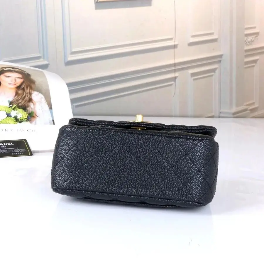 Chanel Classic Flap Bag — photo 5 of 5