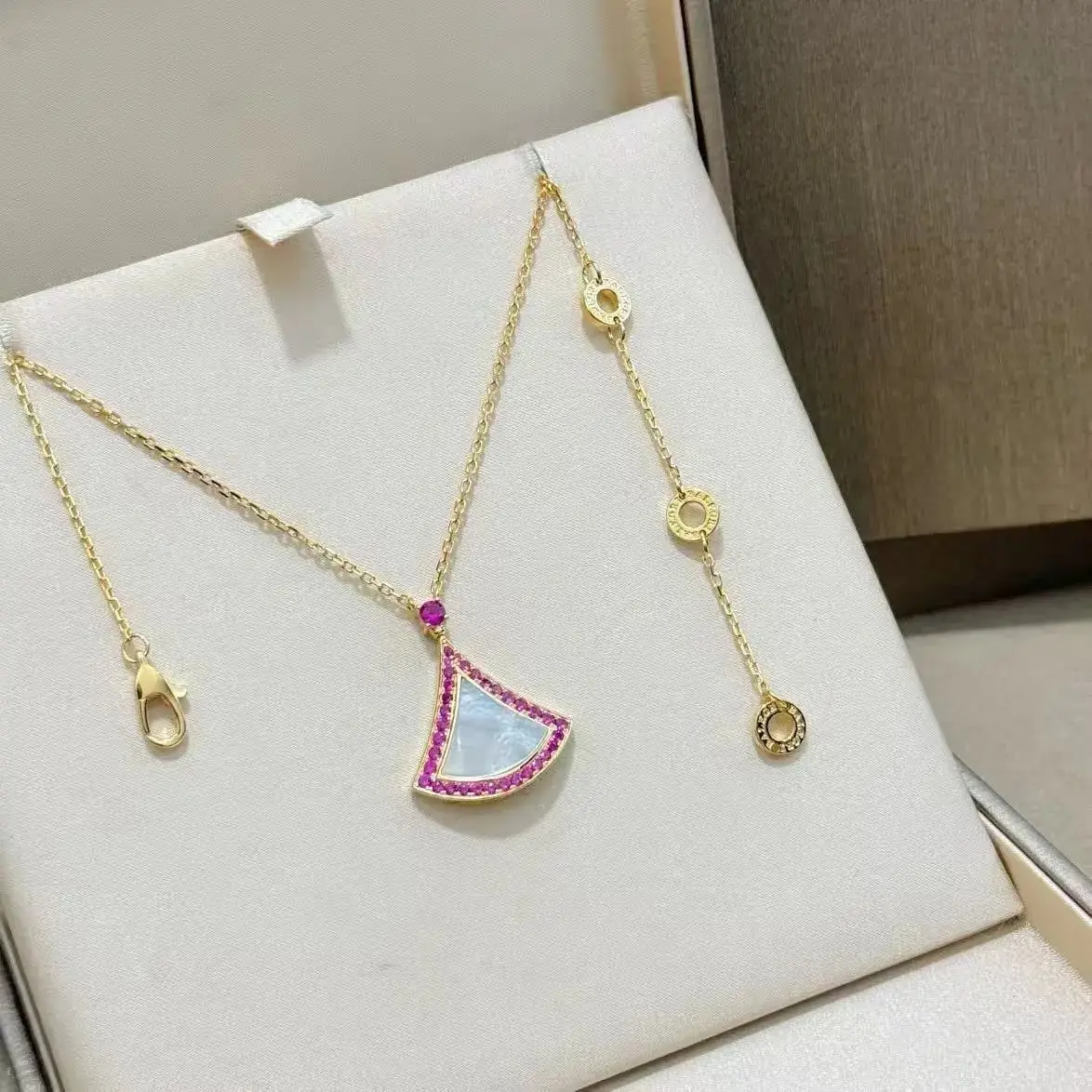 Chanel Pearl CC Logo Necklace — photo 4 of 15