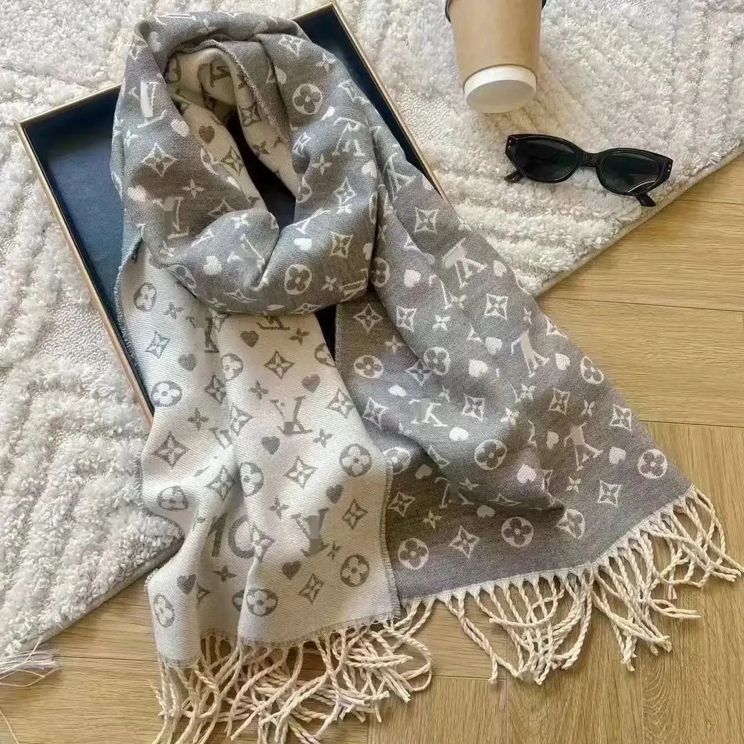 Lv/Dior Scarf — photo 11 of 15