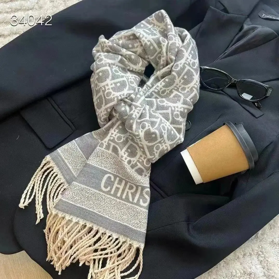 Lv/Dior Scarf — photo 4 of 15