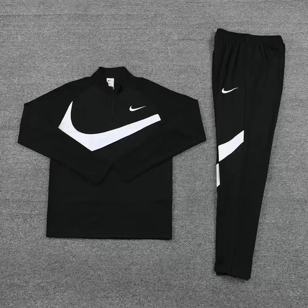 Nike Sportswear Tracksuit Set — photo 6 of 8