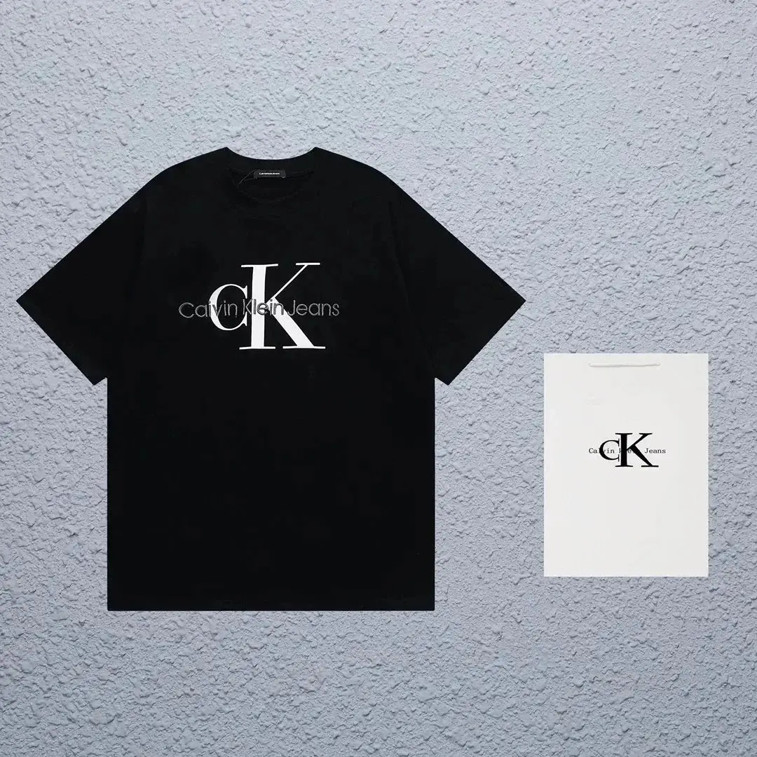 Calvin Klein Jeans CK Logo T-Shirt — photo 3 of 10