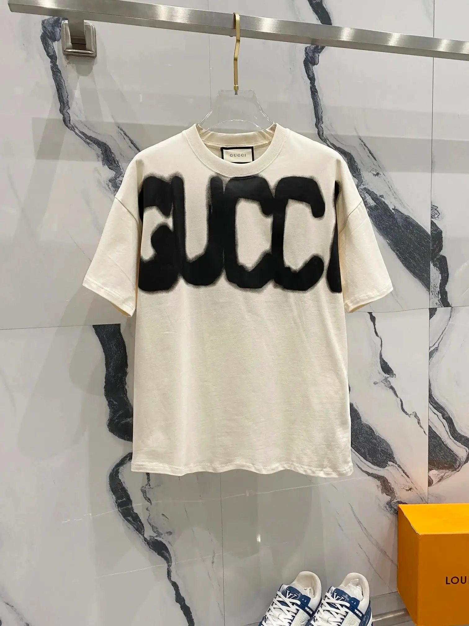 Gucci T-shirt 1 — photo 6 of 11