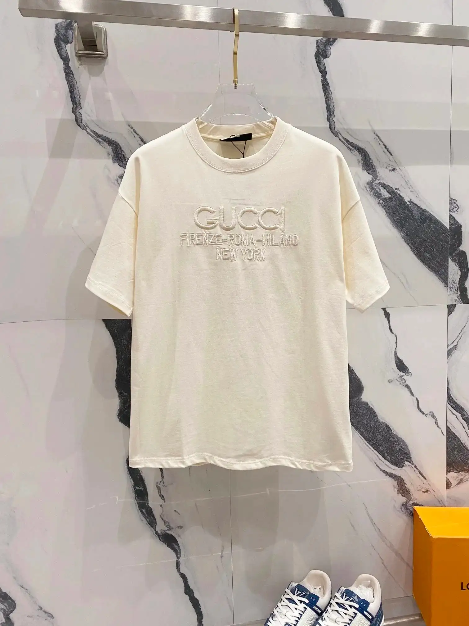 Gucci T-shirt 1 — photo 7 of 11