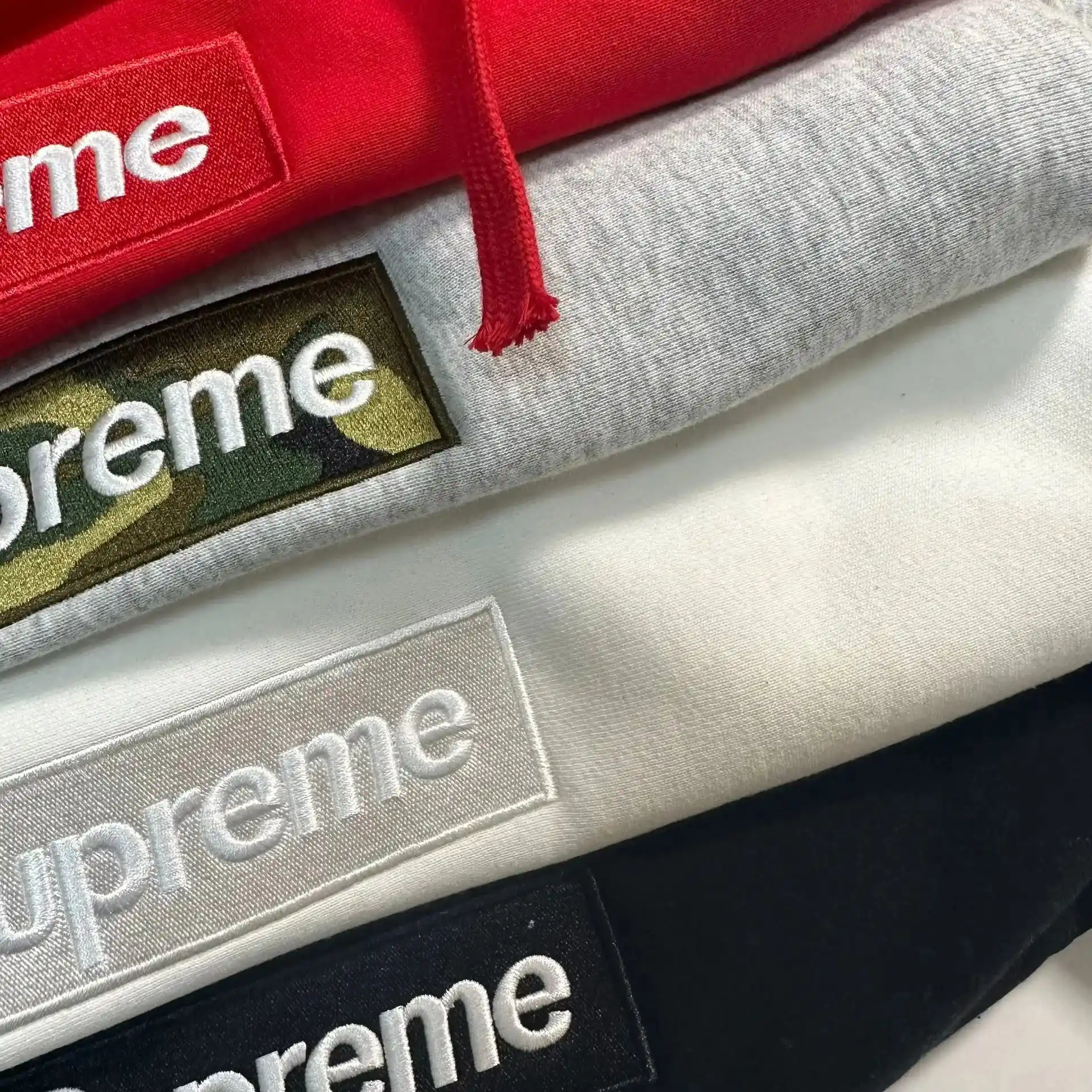 Supreme HJR Trompe L'oeil — photo 2 of 9