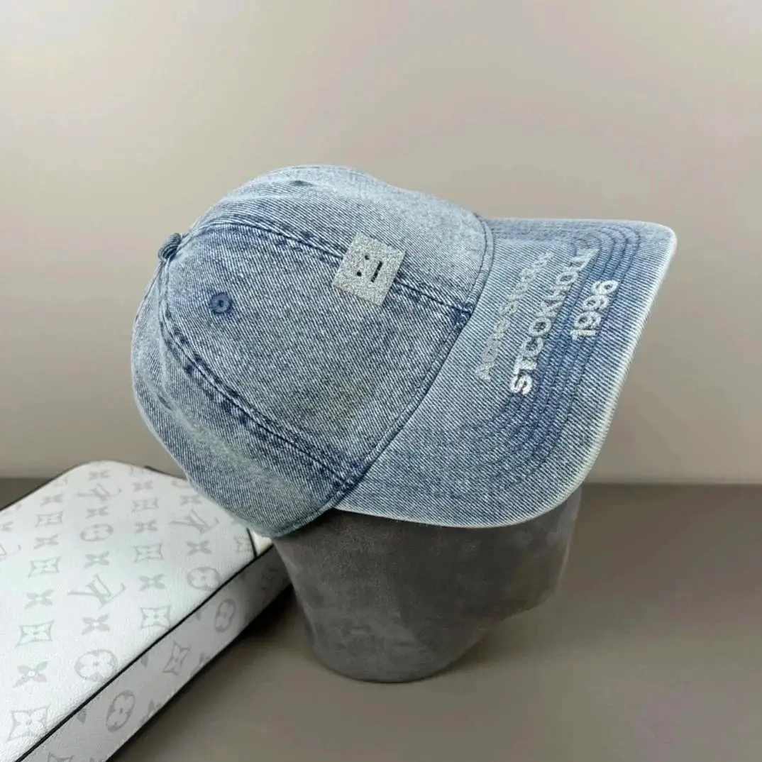 Acne Studios [Model Name Not Visually Identifiable] Caps & Beanies — photo 10 of 12