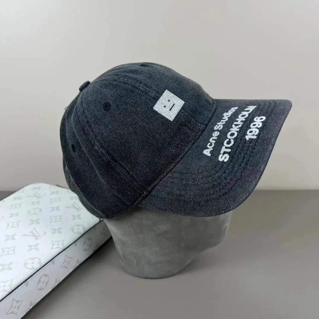 Acne Studios [Model Name Not Visually Identifiable] Caps & Beanies — photo 12 of 12