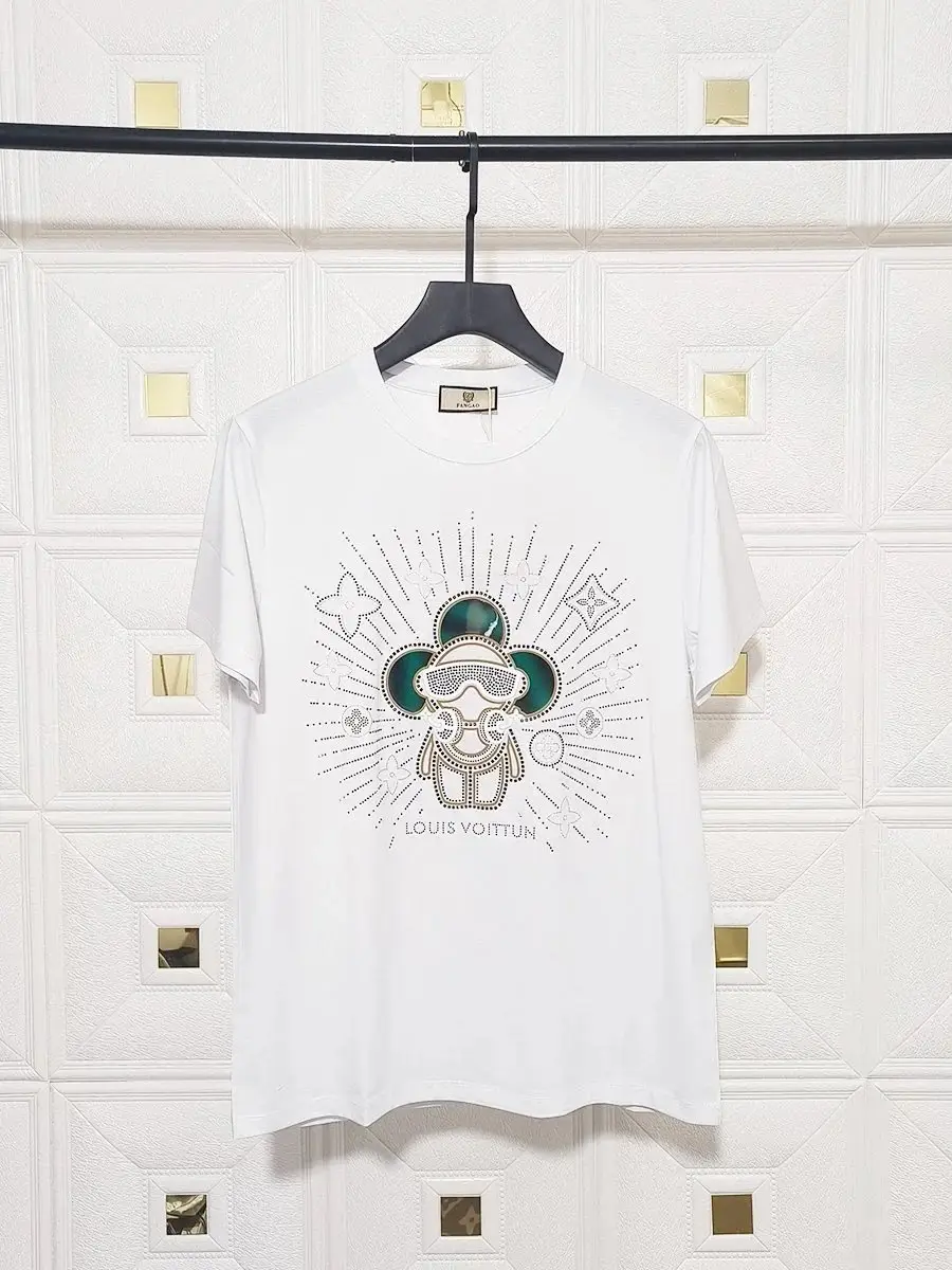 Burberry Logo T-Shirt - Red and Black Options — photo 14 of 14