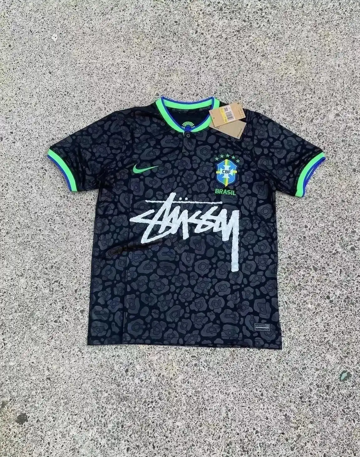 Nike Short - sleeved Shirt — photo 14 of 14