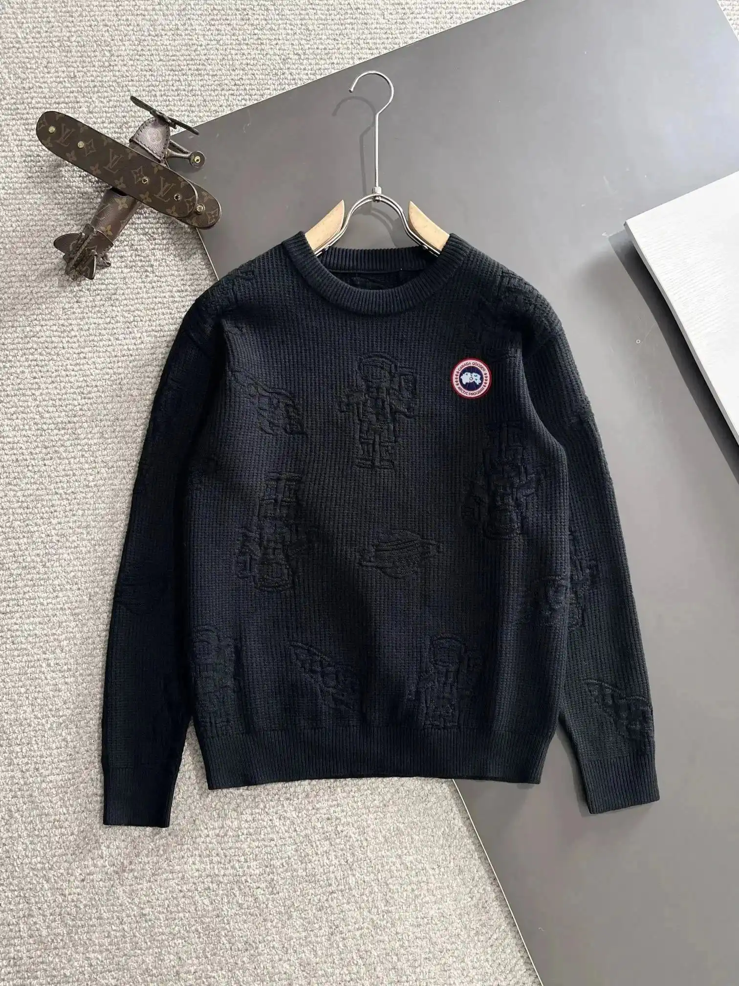 Canada Goose Sweater — photo 4 of 9