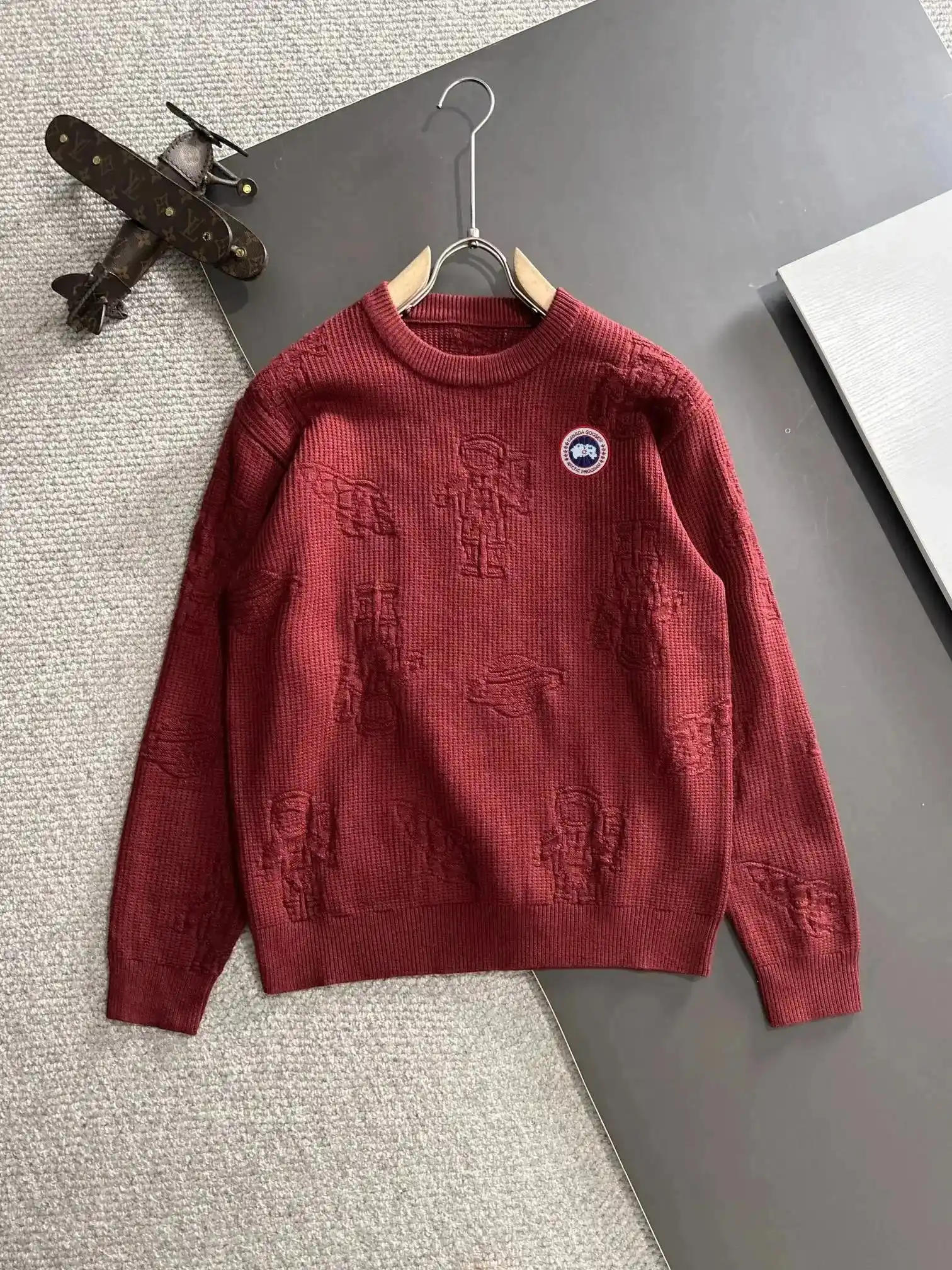 Canada Goose Sweater — photo 6 of 9