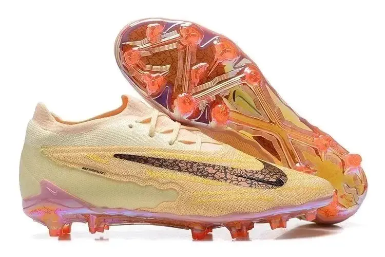 NIKE Football Boots — photo 3 of 12