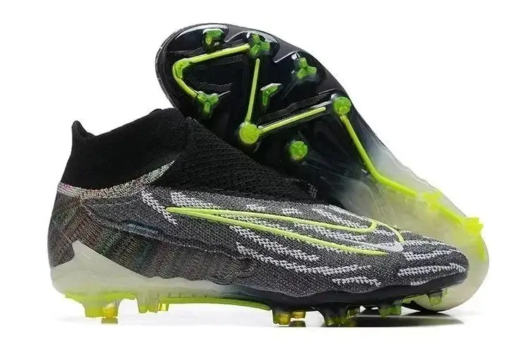 NIKE Football Boots — photo 4 of 12
