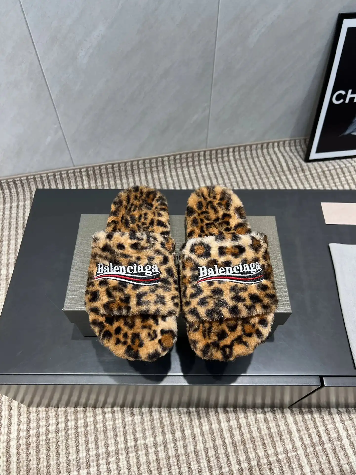 Balenciaga slippers — photo 2 of 5