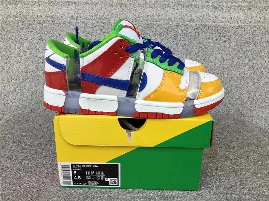 NIKE — photo 11 of 15