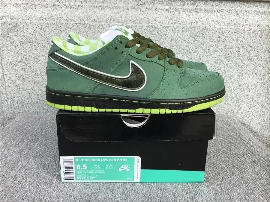 NIKE — photo 14 of 15