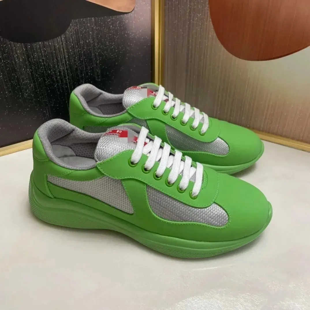 PRADA — photo 4 of 12