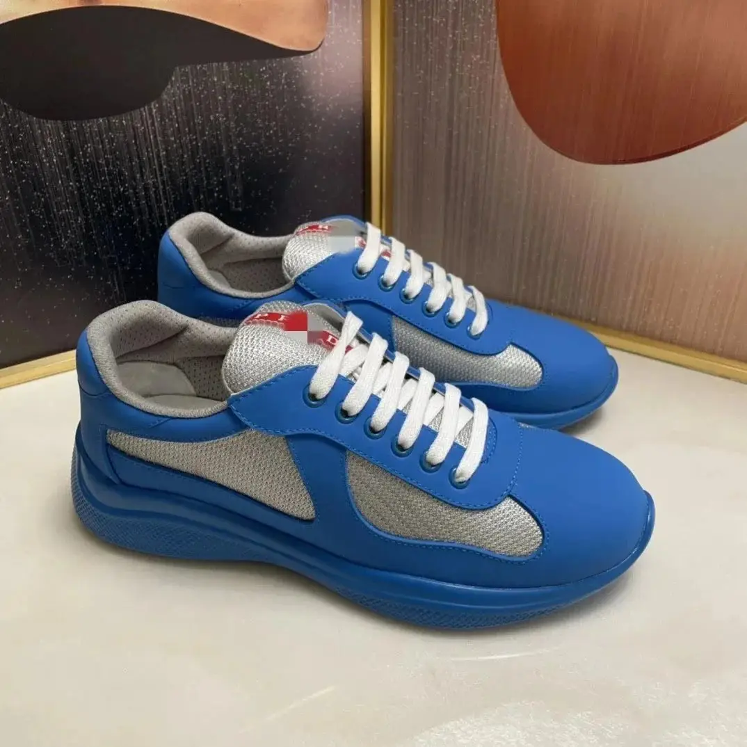 PRADA — photo 5 of 12