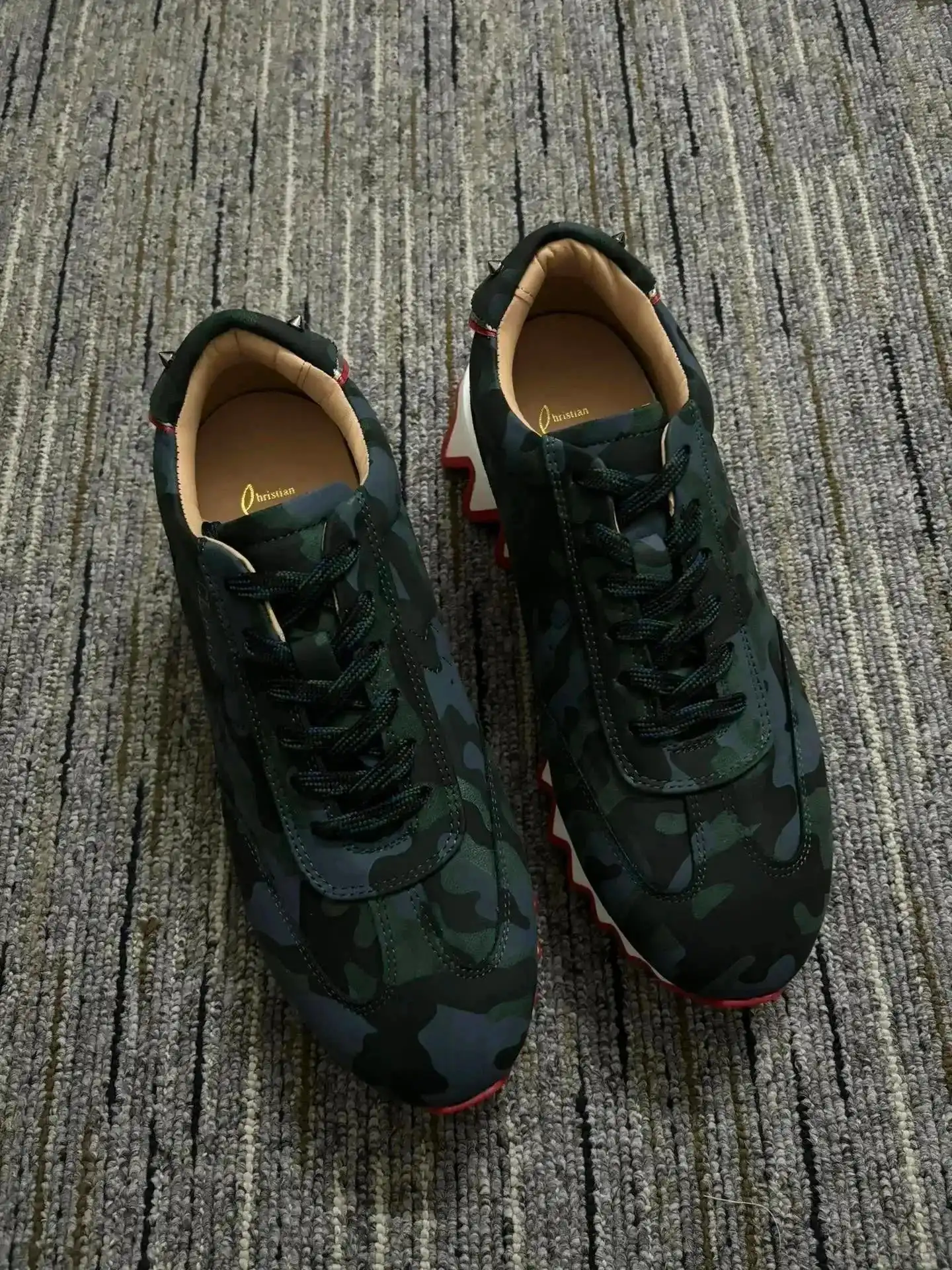 Christian Louboutin Rivet shoes/Sneakers（40 STYLE OG） — photo 2 of 10