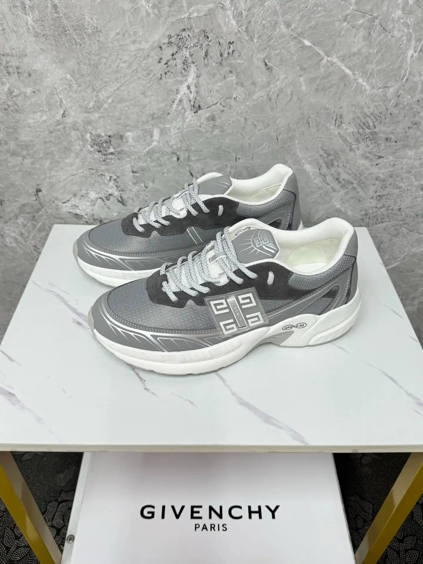 Givenchy Chunky Sneakers — photo 2 of 15