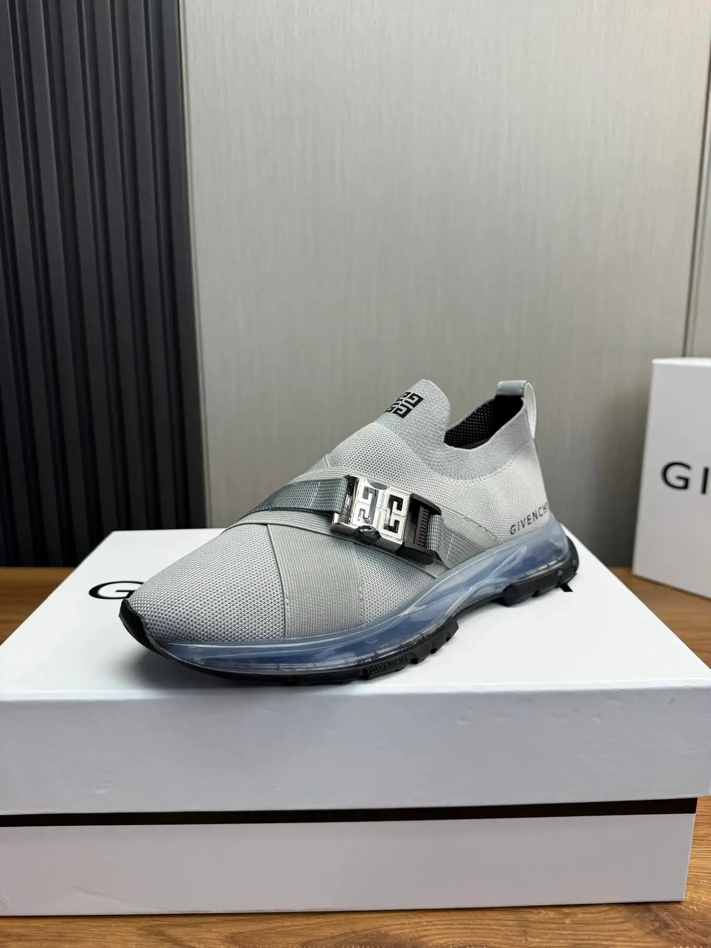 Givenchy Chunky Sneakers — photo 9 of 15