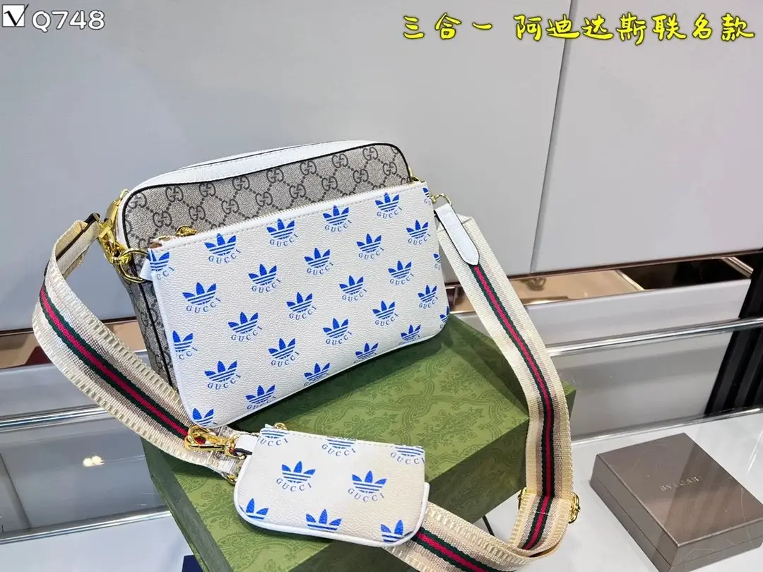 Gucci Handbags — photo 15 of 15