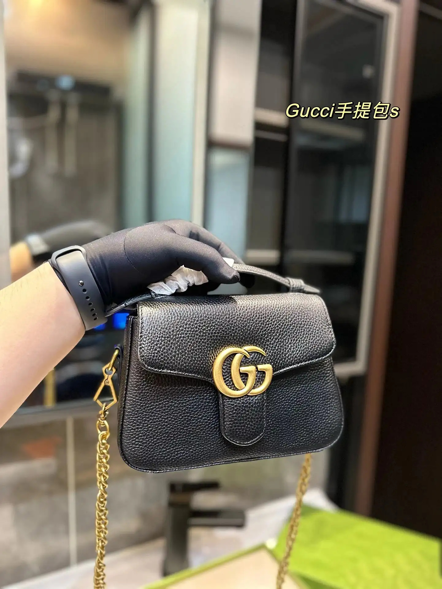 Gucci Handbags — photo 3 of 15