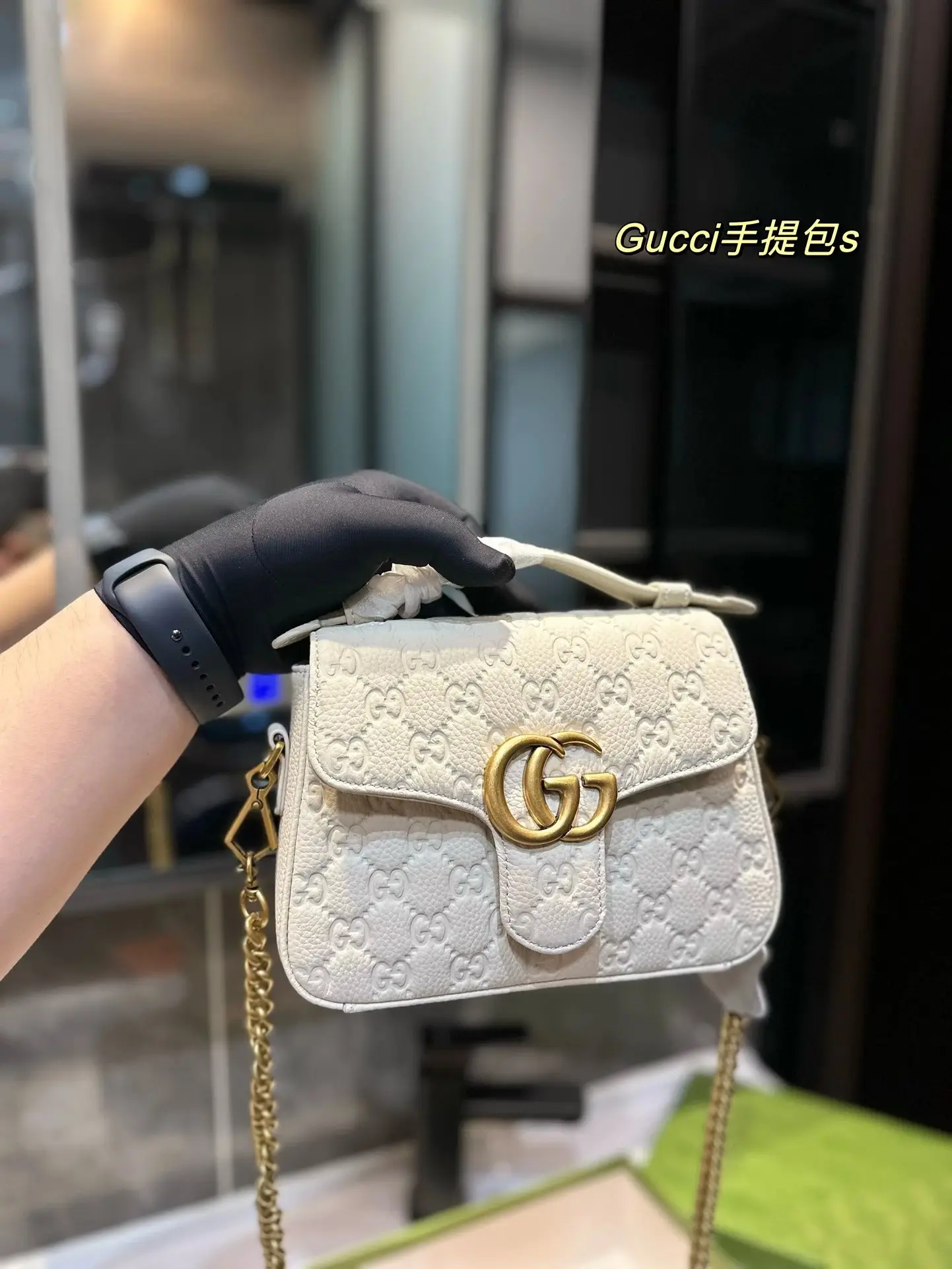 Gucci Handbags — photo 4 of 15