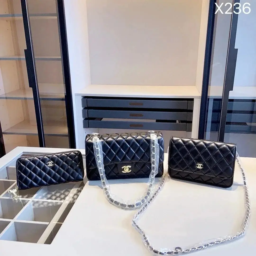 Louis Vuitton Backpacks — photo 14 of 14