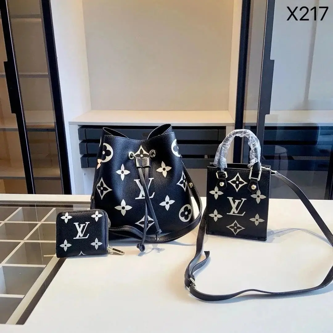 Louis Vuitton Backpacks — photo 3 of 14