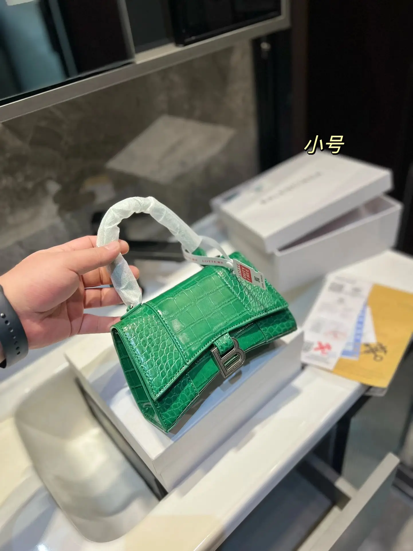 Balenciaga Handbags — photo 13 of 14