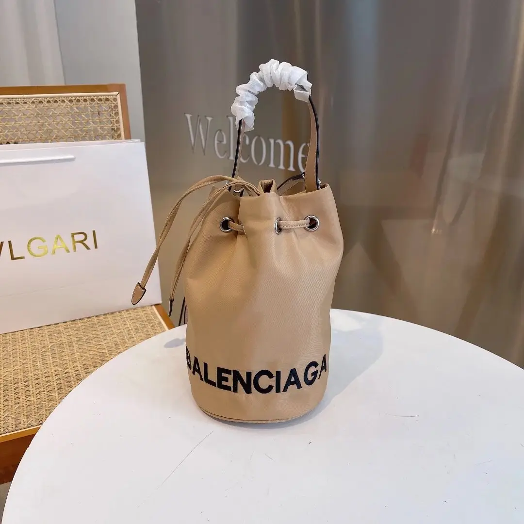 Balenciaga Handbags — photo 14 of 14