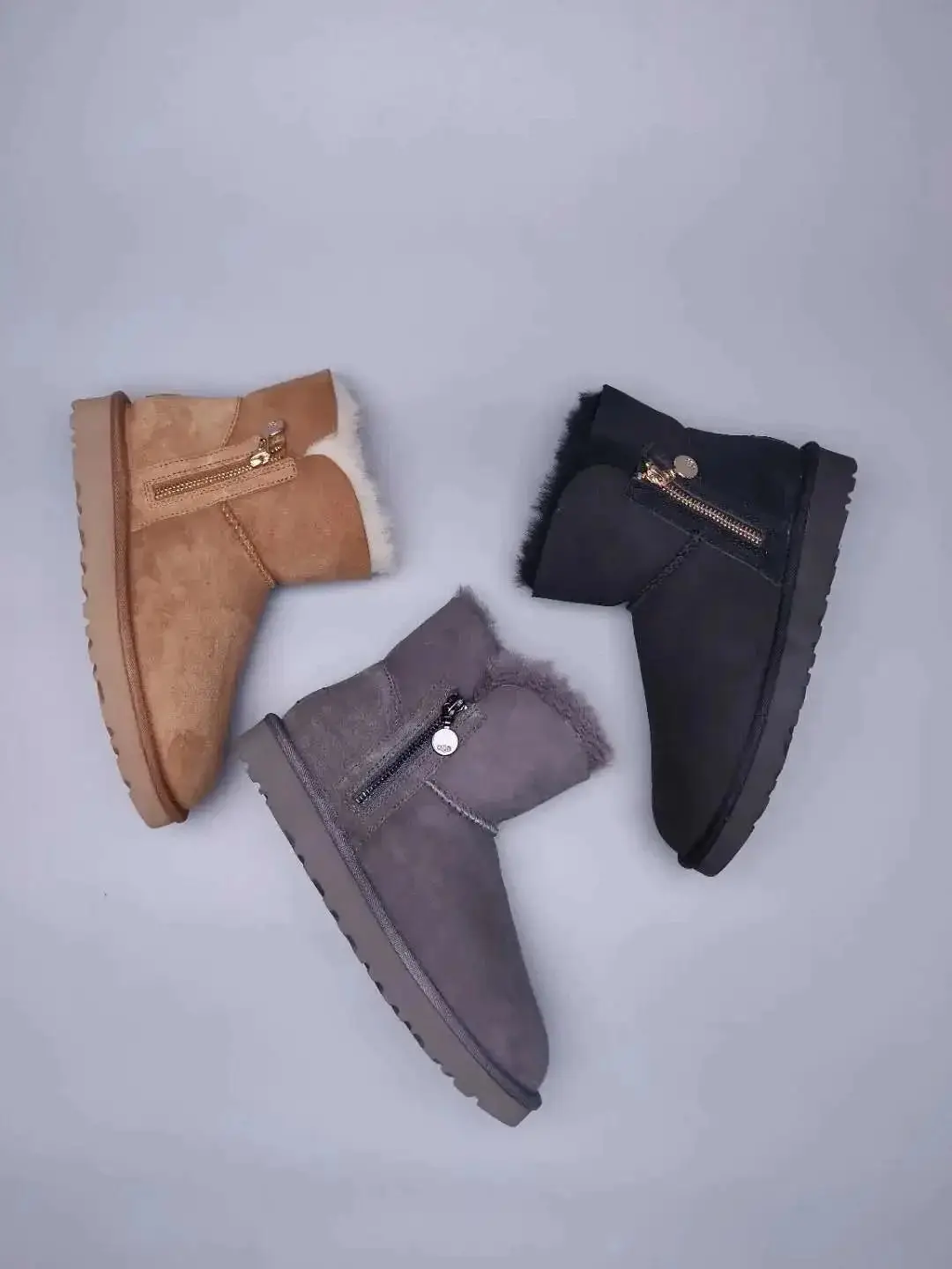Ugg Snow Boots — photo 3 of 9