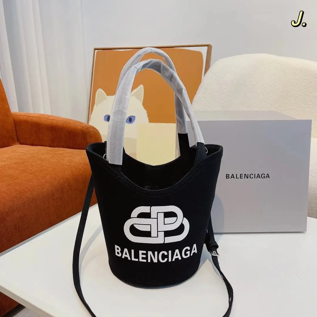Balenciaga Handbags — photo 13 of 15