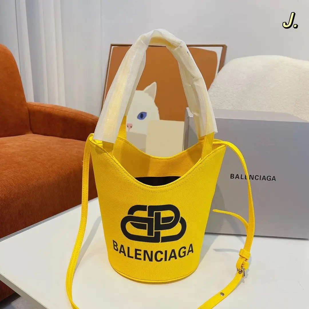 Balenciaga Handbags — photo 14 of 15