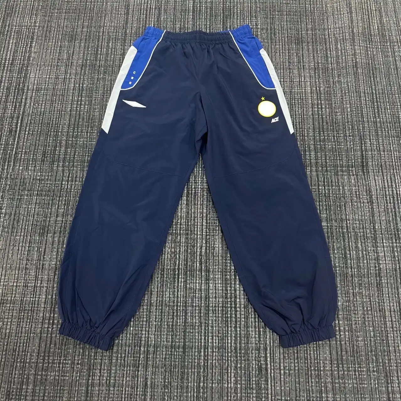 Design Sweatpants — photo 4 of 5