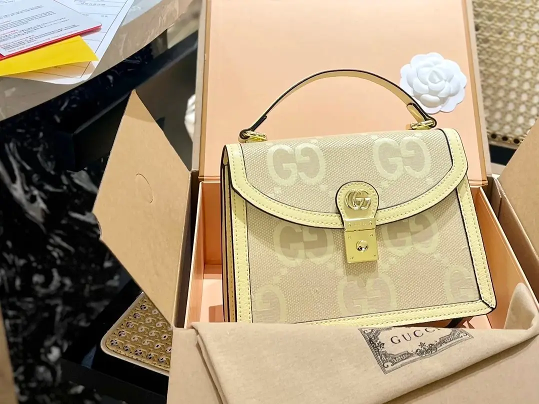Gucci Handbags — photo 11 of 15