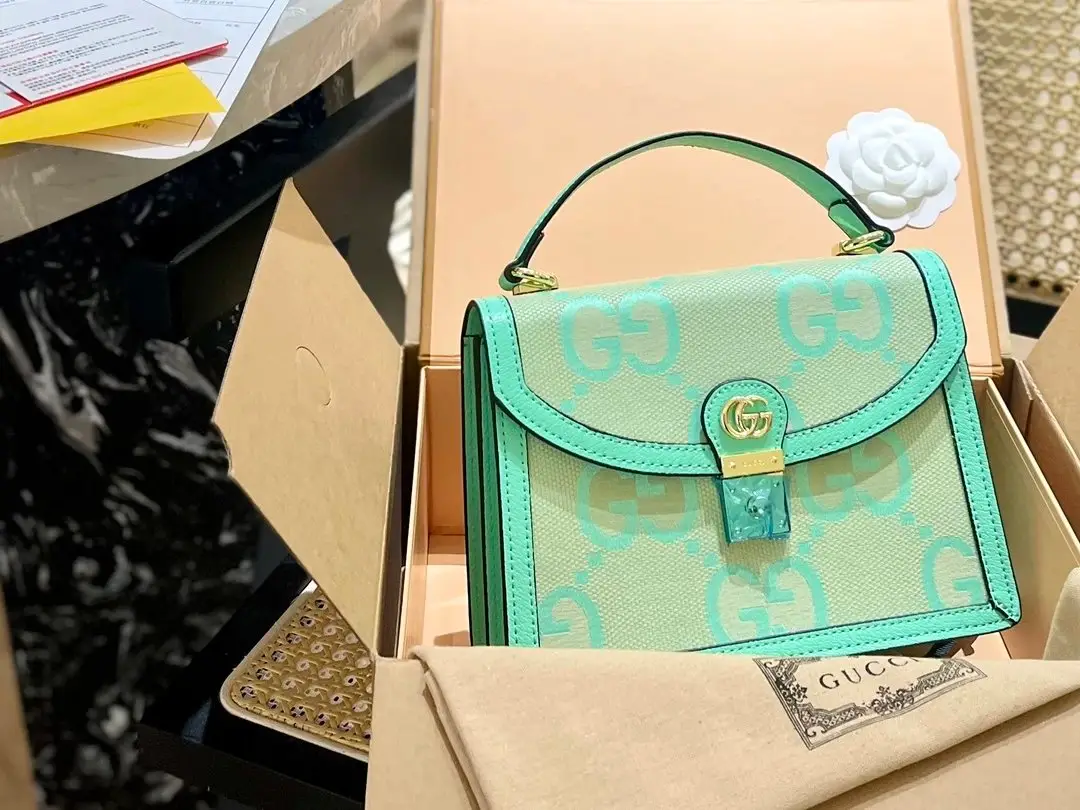 Gucci Handbags — photo 12 of 15