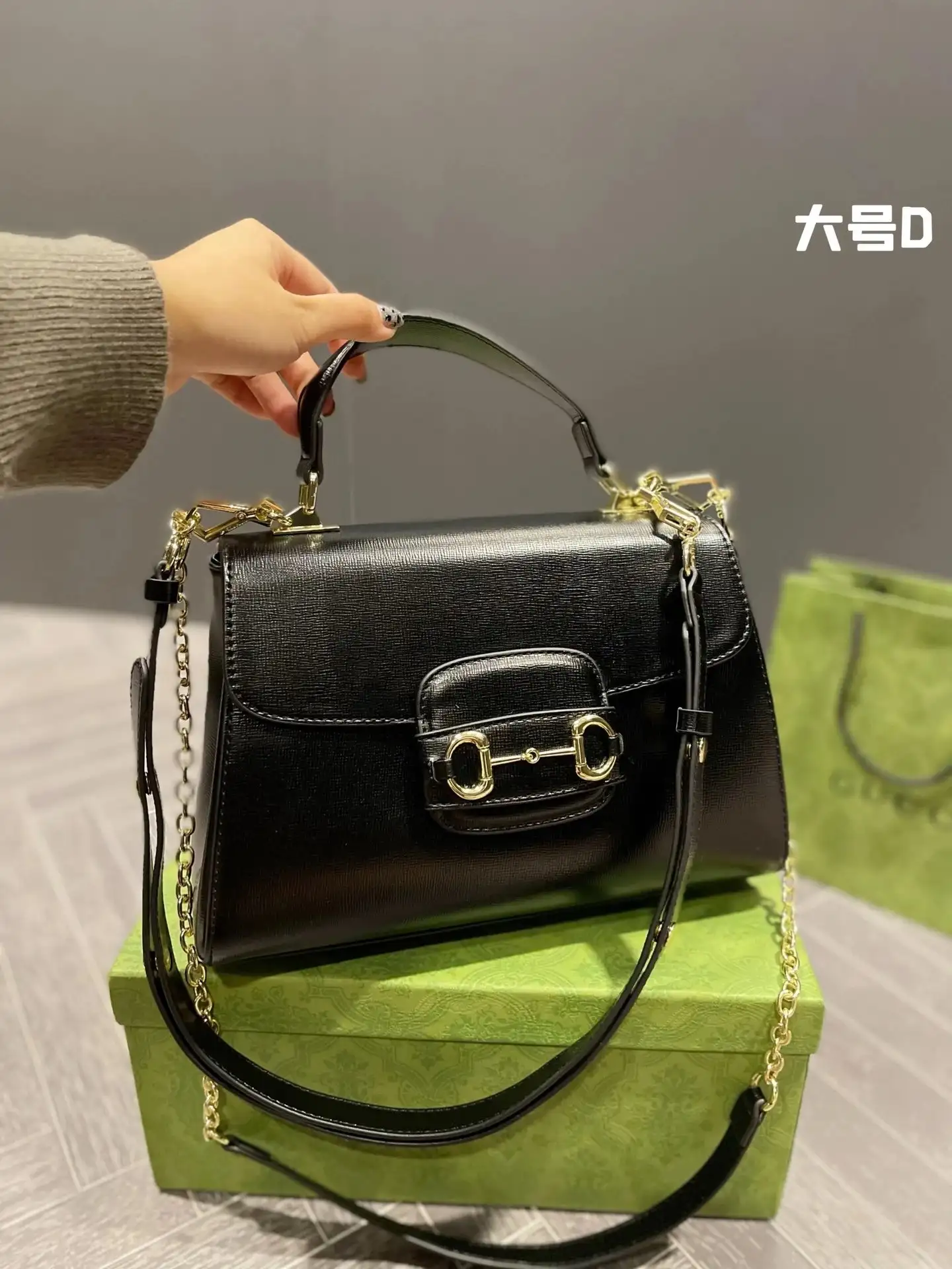 Gucci Handbags — photo 4 of 15