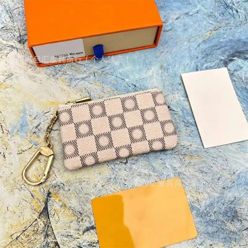 Louis Vuitton Wallets — photo 4 of 5